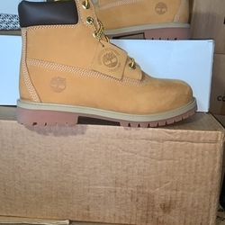 Brand New Timbaland 6'inch Premium Boots Size 6.5