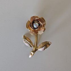 Vintage Rose Faux Pearl Pin Brooch Gold Tone Metal Mesh Flower