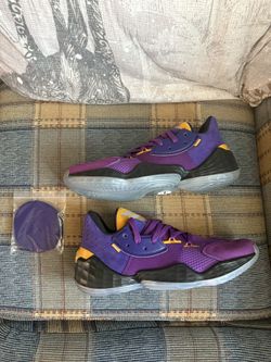 Harden 4 Su Casa Lakers