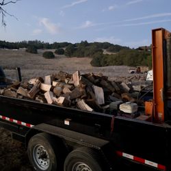 Seasoned Oak Firewood 