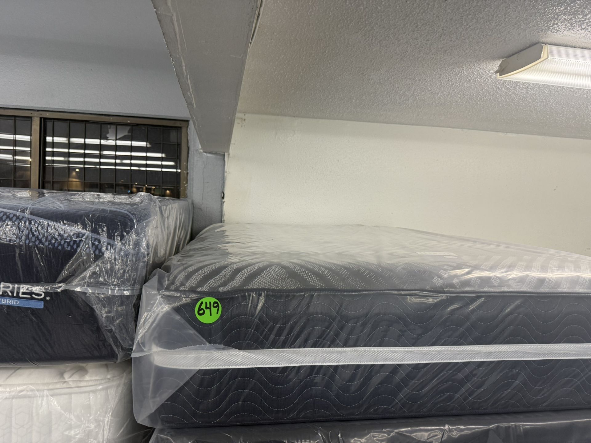 FULL SIZE SOUTHERLAND MATTRESS & BOX SPRING BED SET
