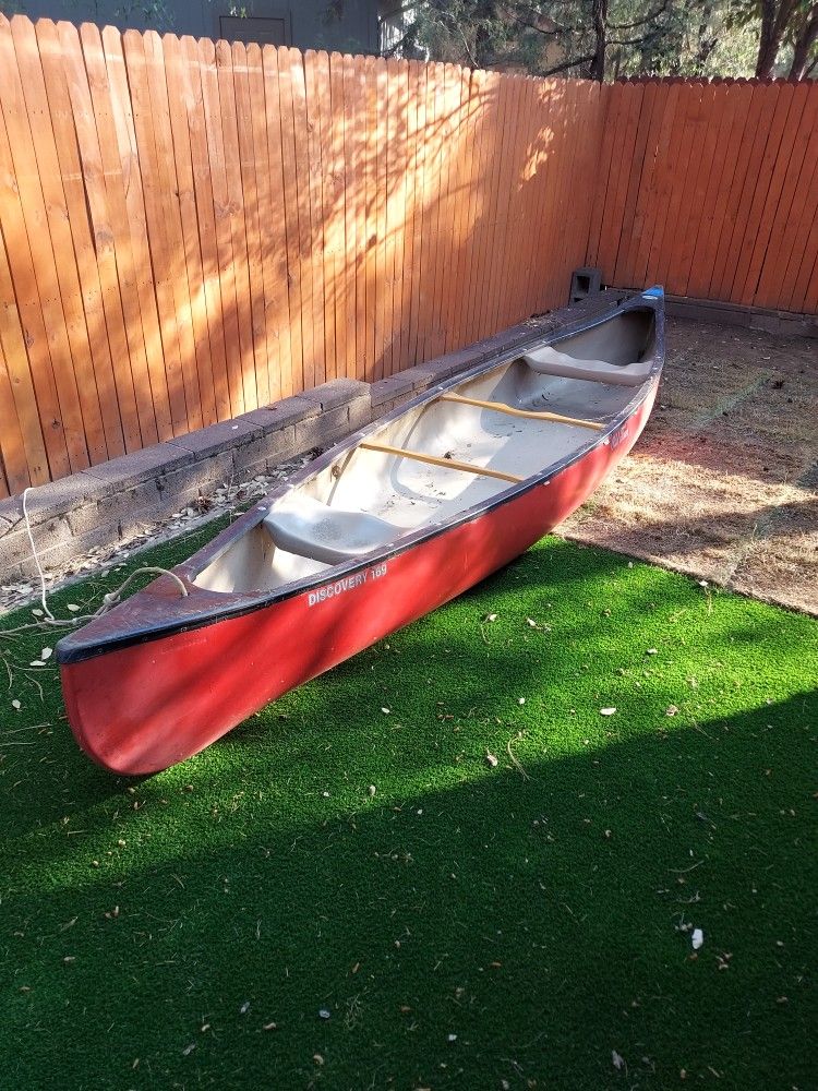 Discovery 169 Canoe