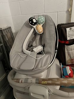 MamaRoo Baby Swing