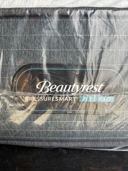 New queen size Beautyrest mattress