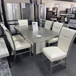 Dining Table Set. 🚚WE DELIVER🚚