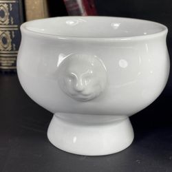 Bodum Small Pedestal, Porcelain, Soup Bowl with Lion Head