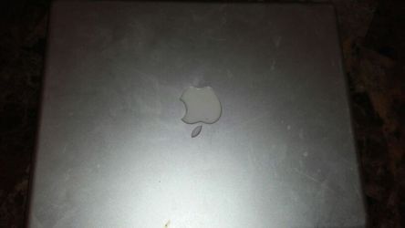 Apple PowerBook G4 dont know if works or dont have charger