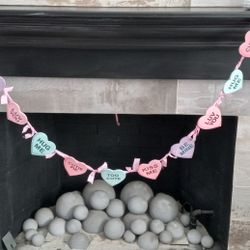 V-day Decorations $8 Montebello