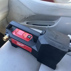 Milwaukee m18 transfer pump with 6ah battery new
