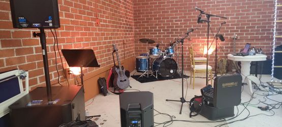 Acordeon, bajo, bajoquinto, Bateria, sonido