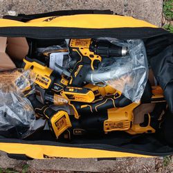 Used Once Dewalt 20 V 6 Piece Tool Set With Hammer Drill 