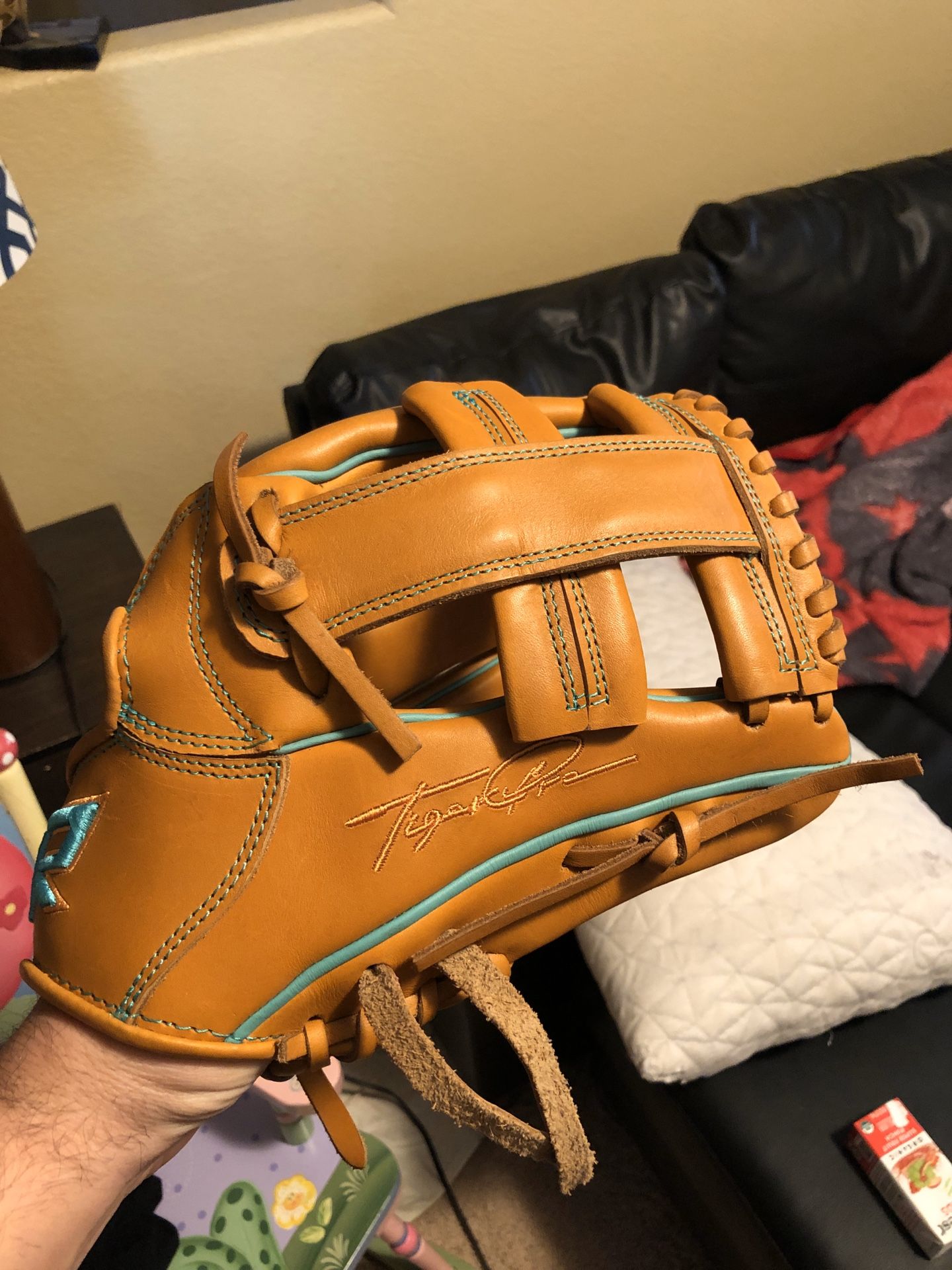 Baseball glove