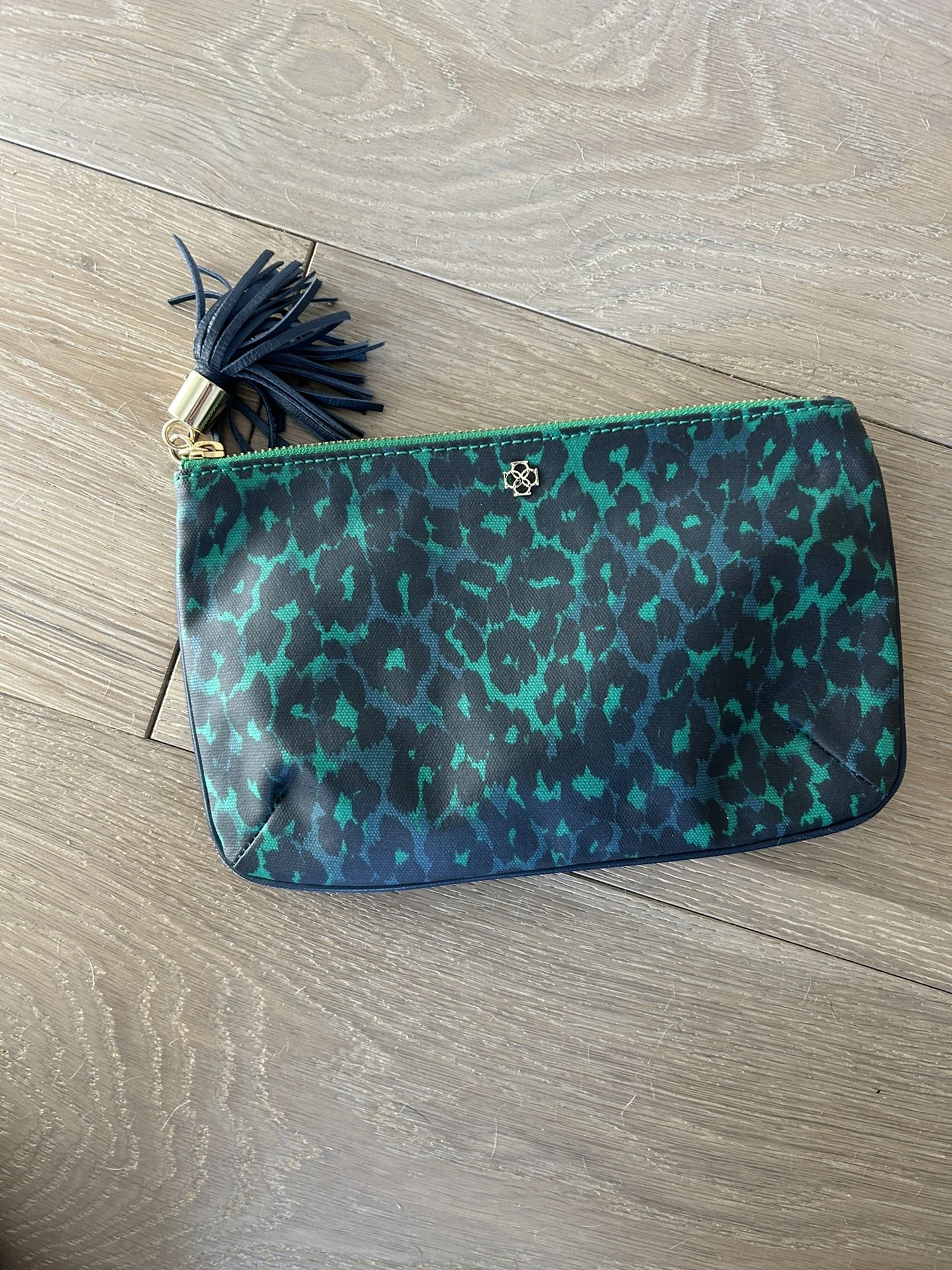 Faux Leather Green Leopard Clutch