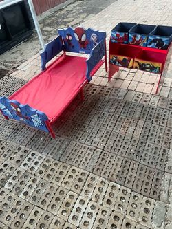 Toddler boys Spider-Man bed $30