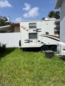 RV Trail-Lite Crossover Travel Trailer