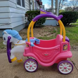 LITTLE TIKES HORSE AND CARRIAGE 