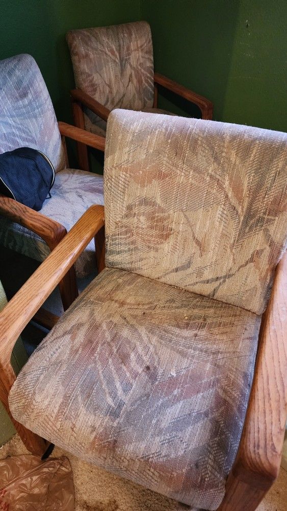 FREE 3 Dinning Chairs Wooden 