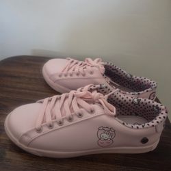 Hello Kitty size 7
