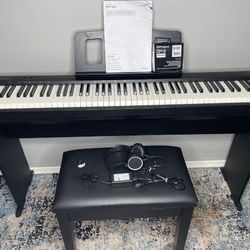 Roland FRP-1 Digital Piano Bundle FP-10
