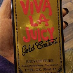 Juicy Perfume Gold Couture. 