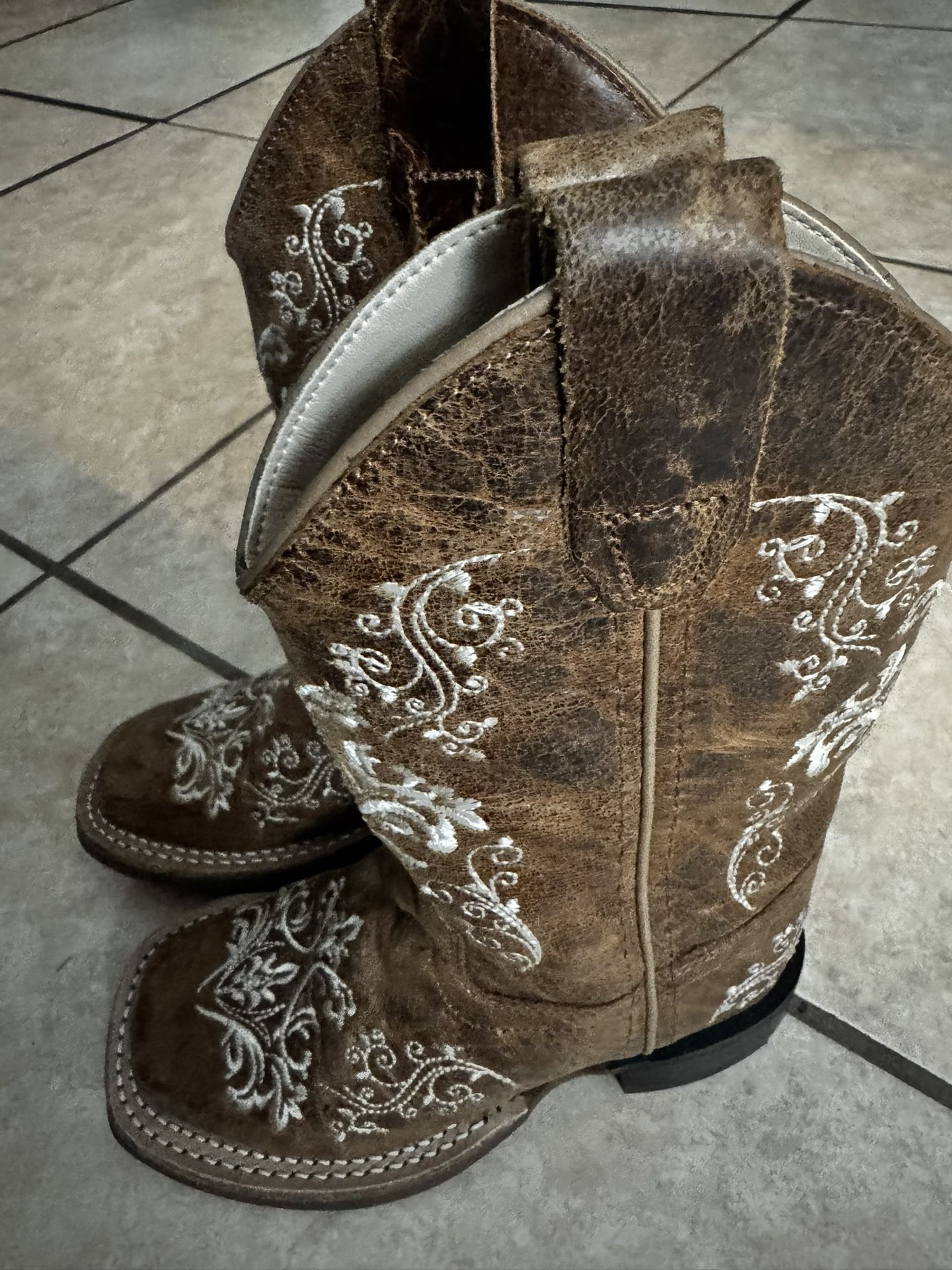 Kids Size 10 Cowgirl Boots