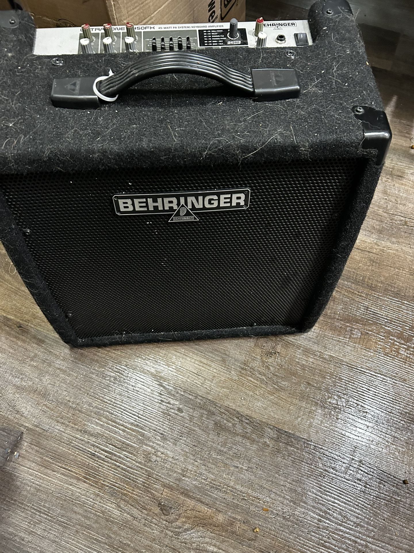 BEHRINGER KEYBOARD K450 Fx Amp