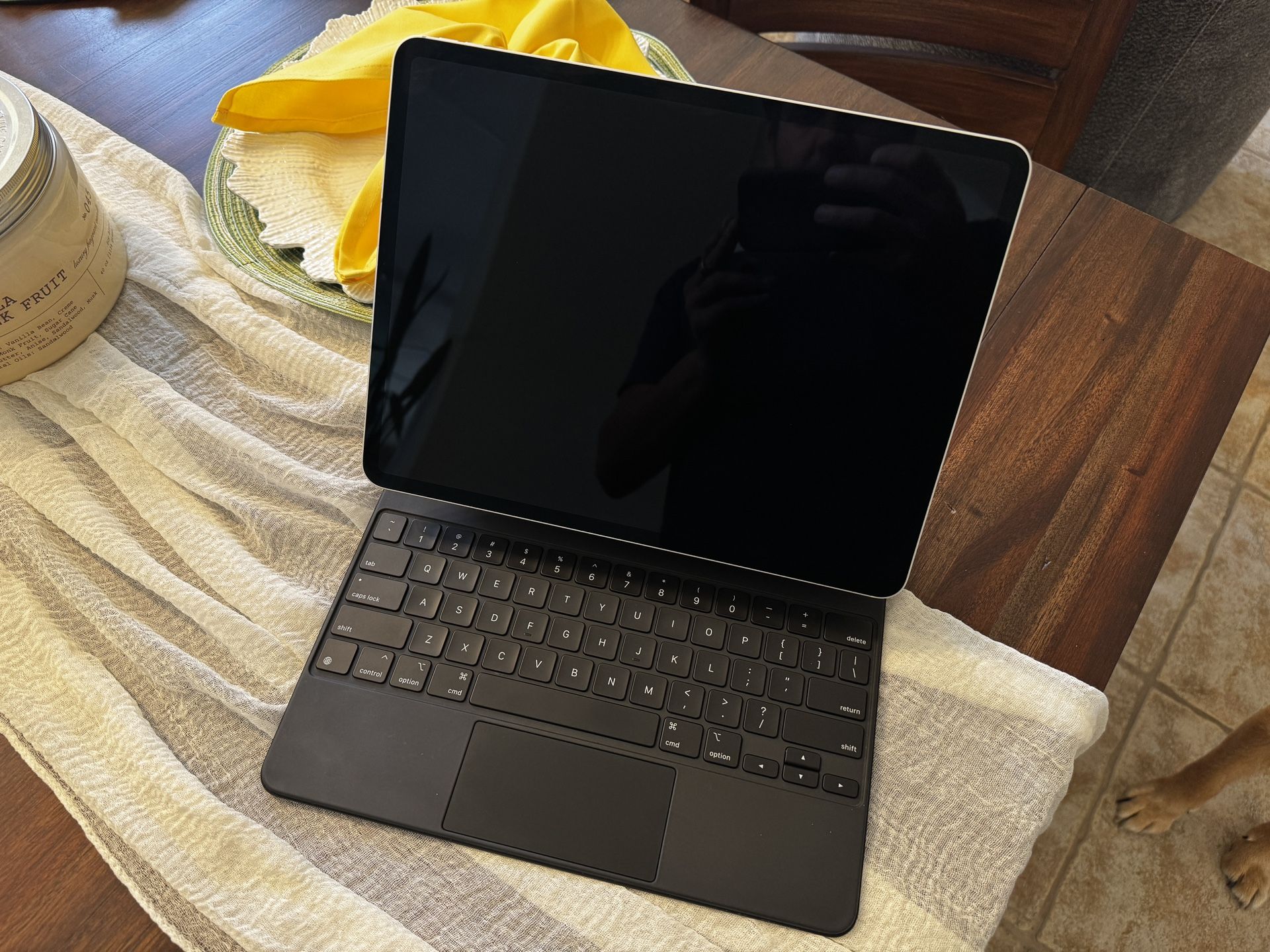 iPad Pro 12.9” (6th Gen, M2, 128GB, Wi-Fi + Cellular) + Magic Keyboard + Apple Pencil 2 – Excellent Condition