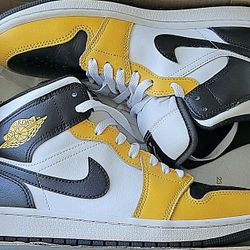 Air Jordan 1 Mid Tennis Shoes 