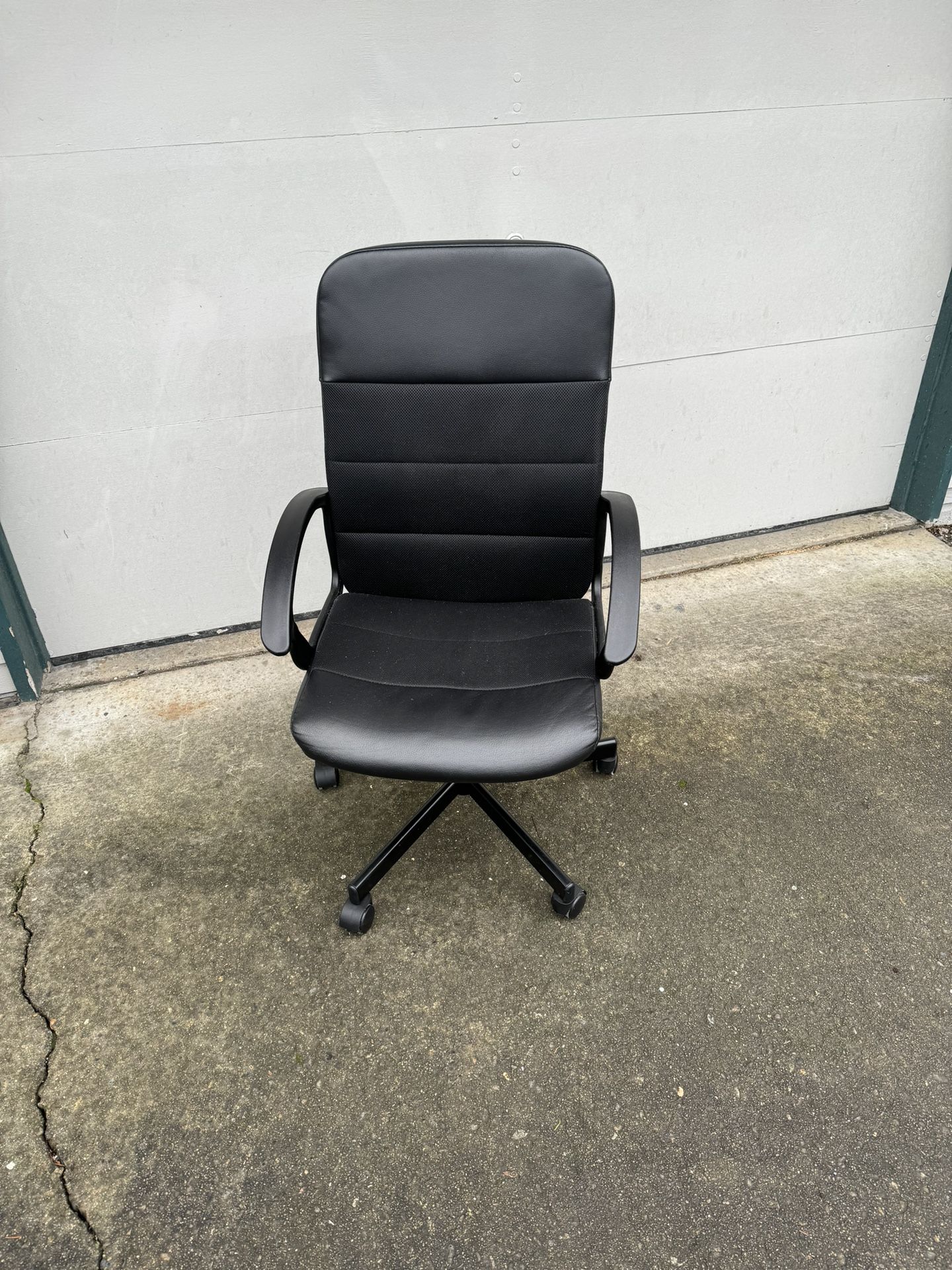 FREE Computer Office Chair for Sale in Covington, WA - OfferUp