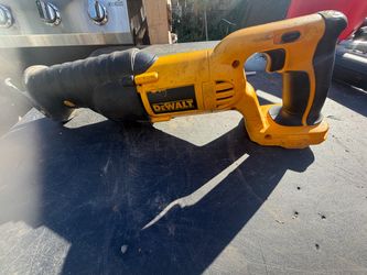 DEWALT 18V Cordless Sawzall – DC385