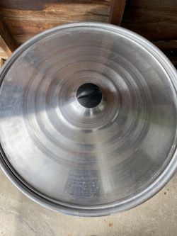 Huge cooking pot
