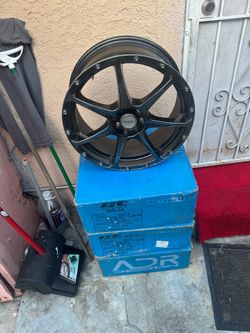 Size 18x7.5 rims