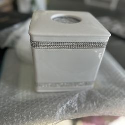 Ceramic Tissue Holder 