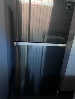 Samsung refrigerator like new stainless steel finish