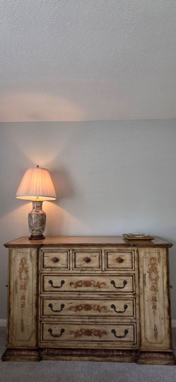 Dresser buffet
