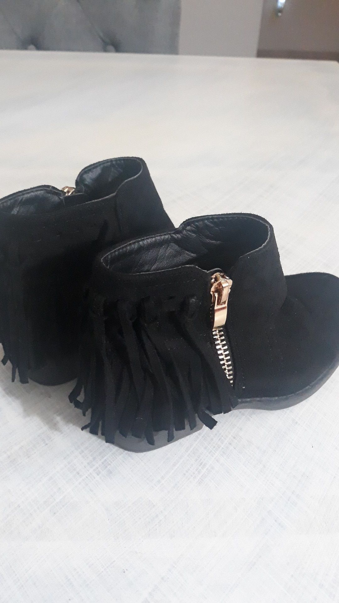 Fabkids fringe booties size 9