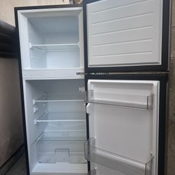 Midea 4.5 cu. ft. 2-Door  Refrigerator 