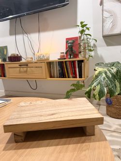 Wooden Riser Pedestal Stand