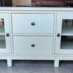 Beautiful TV Stand/storage