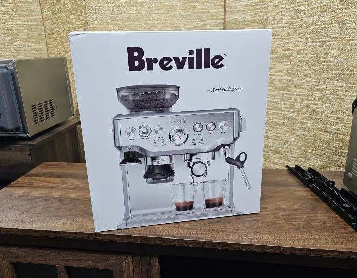 Breville The Barista Express Machine