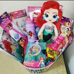 DISNEY PRINCESS LITTLE MERMAID, ARIEL, BIRTHDAY GIFT BASKET. ( PICK UP IN MODESTO)