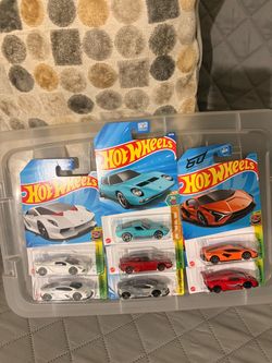 Hot Wheels Die-Cast Car Lot of 9
