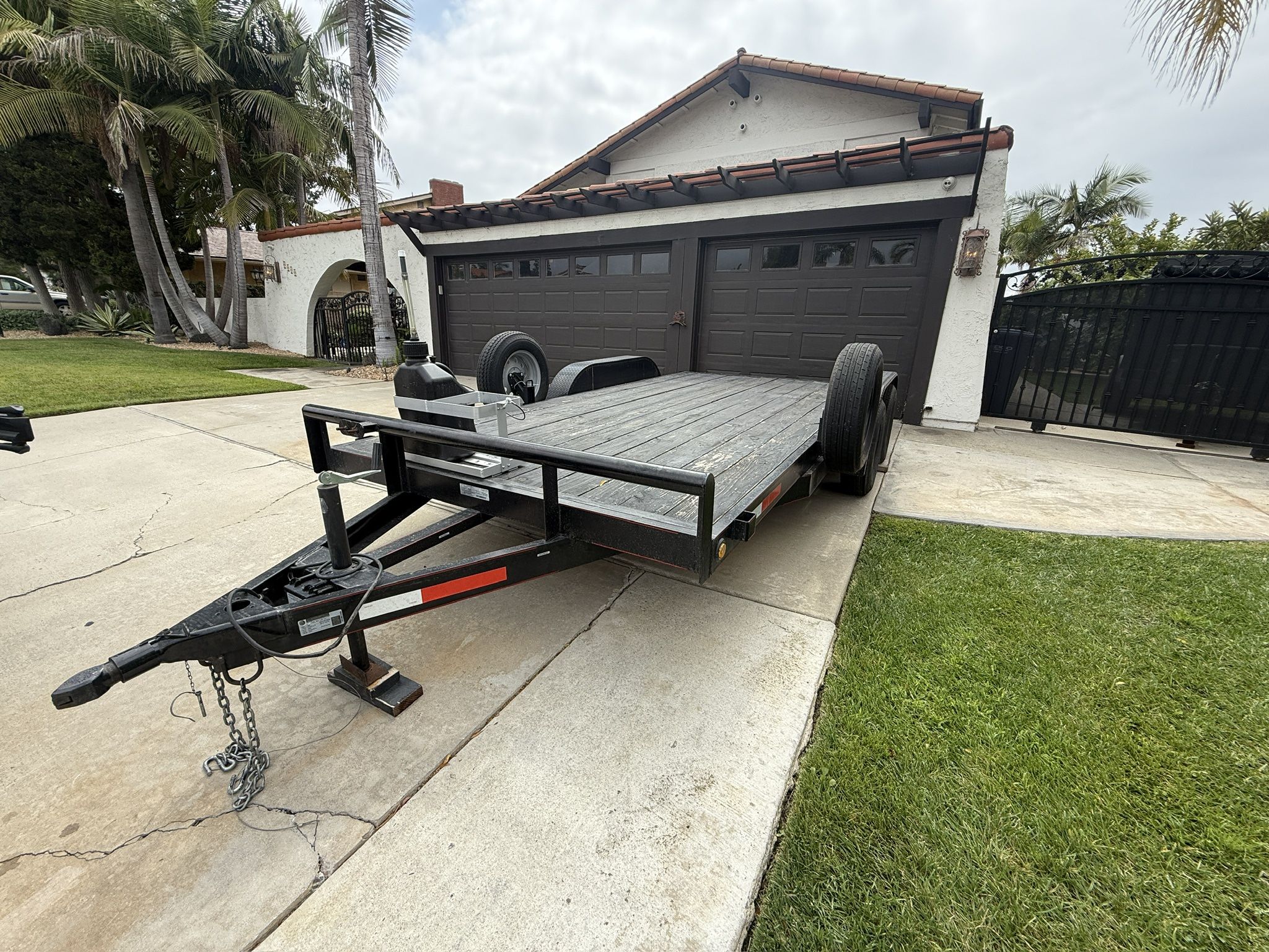 16 x 8.5 Dove Tail Car Hauler