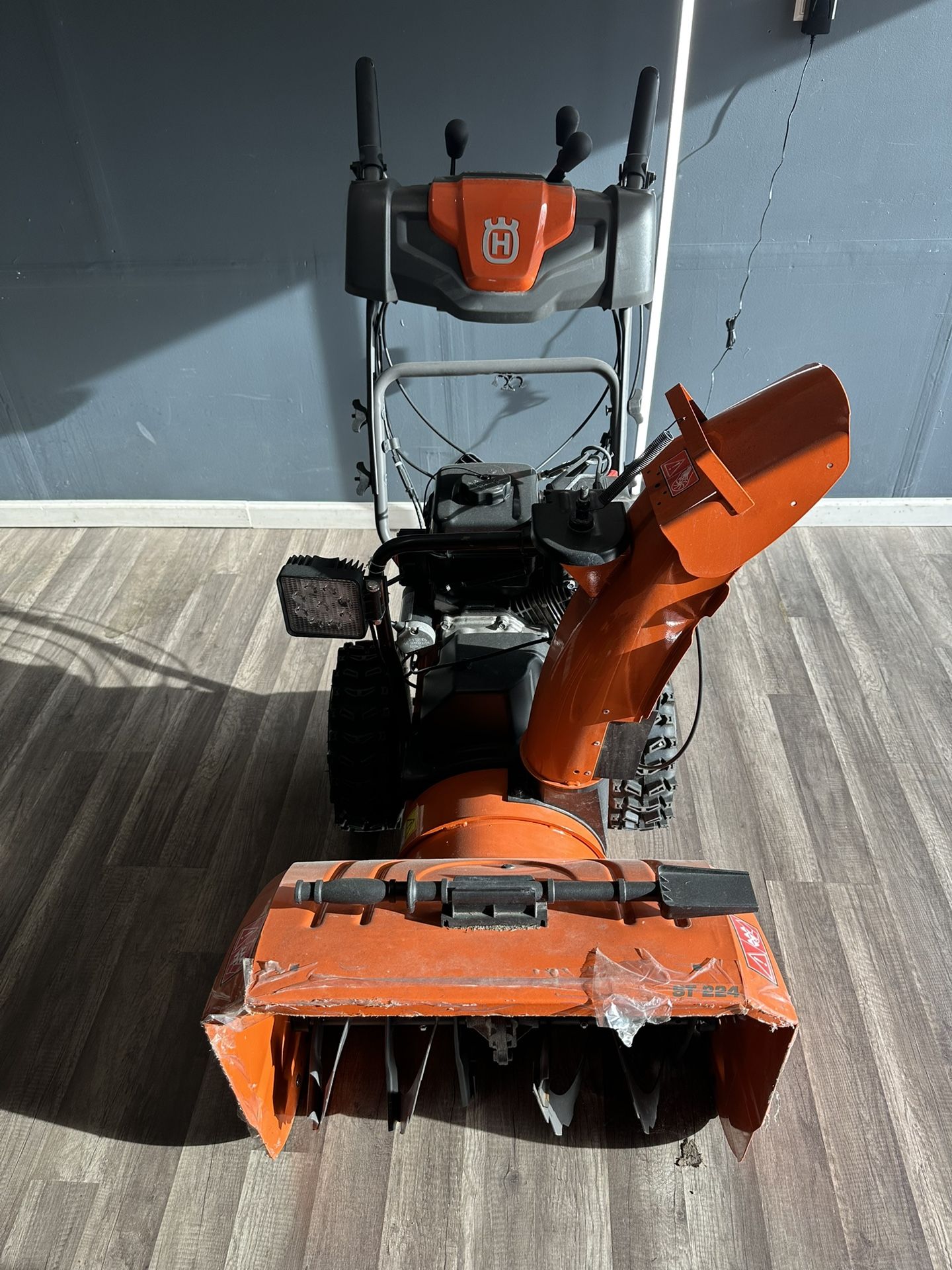 Moving Sale – Husqvarna ST224 Snow Blower $850