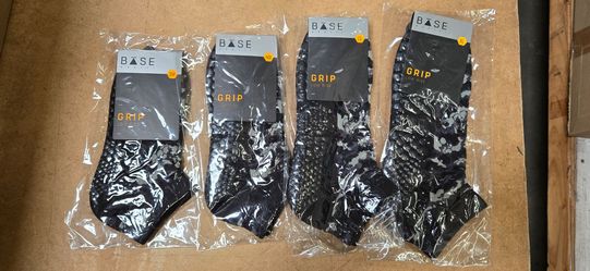 New BASE Grip Crew Socks (Multiple Sizes) – Non-Slip Athletic: Black
