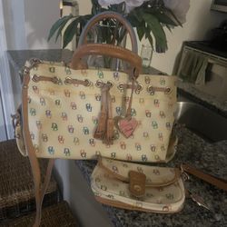 Dooney & Bourke 