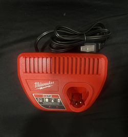 Milwaukee M12 Battery Charger (new)