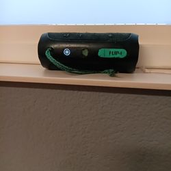JBL Flip 4