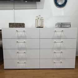 8 Drawer Dresser With Clear Acrylic Rod Handles