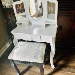 Whizmax 2-in-1 Kids Vanity, Wooden Princess Makeup Desk Dressing Table, Pretend Play Vanity Set for Kids i’m really sorry is little dirty but extremel